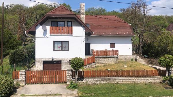 Balatoni Family House, Rezerwuj  Hotele w Central Transdanubia z basenem, Basen