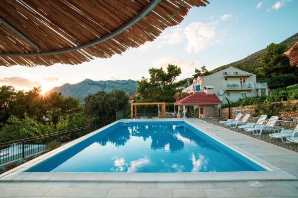 Beachfront Apartments Vala with a swimming pool, Rezerwuj Apartament Orebić Pelješac