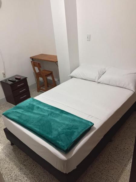 Roomies House By Rincon, Rezerwuj  Medellín Antioquia