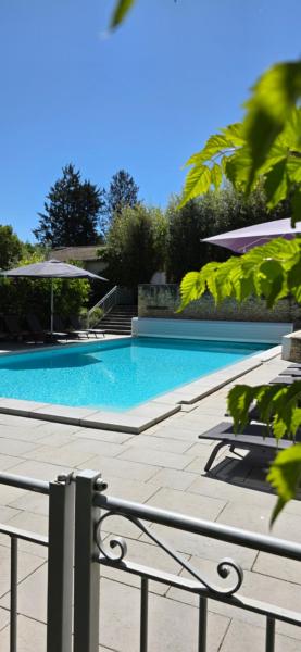Paradis Provençal Villa - Espace Détente et BBQ LMV, Rezerwuj  Hotele w Carpentras z basenem, Basen