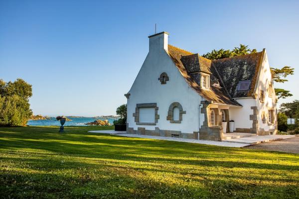 Villa charmante à Roscoff avec vue sur la mer, Rezerwuj  Hotele w Bretania z Parkingiem, Parking