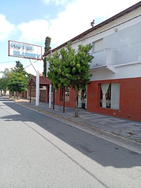 Eluney Hotel, Rezerwuj  San Clemente 