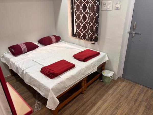 MR Lodge, Rezerwuj  Nanded Nowe Delhi