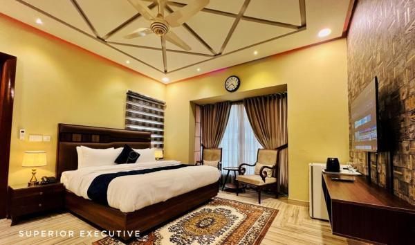 Huamin Well Hotel E-7, Rezerwuj  Hotele w Islamabad z Basenem, Basen