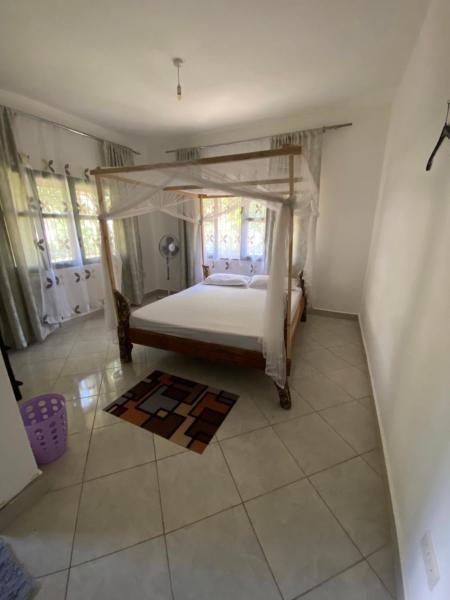 Double Room at Villa Soleil, Rezerwuj  Hotele w Coast Region z Basenem, Basen
