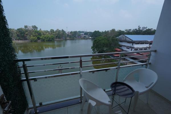 Changanassery, Rezerwuj  Changanacherry Nowe Delhi