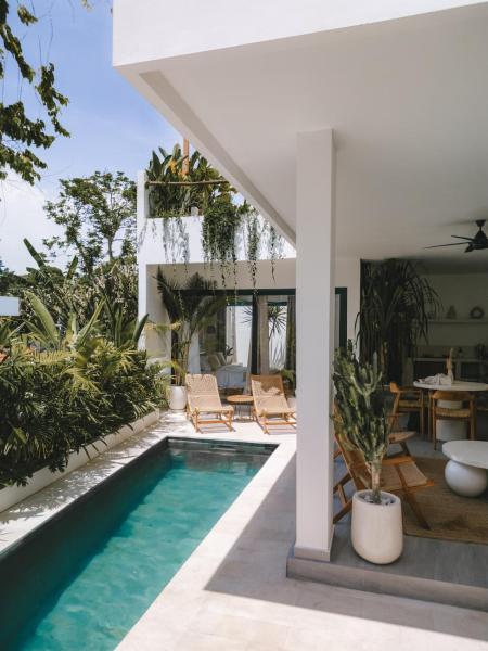 Private 1 bedroom villa with rooftop and pool, Rezerwuj  Hotele w Bali z Parkingiem, Parking