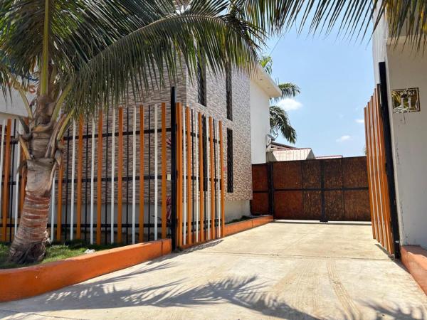 Comfort Guest, Rezerwuj  Hotele w Tumbes z Basenem, Basen
