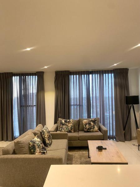 Luxury 2bedroom Penthouse at the Lennox, Rezerwuj  Hotele w Akra z basenem, Basen