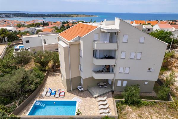 Lucetta Pool Apartments, Rezerwuj Apartament Hotele w Zadar County z basenem, Basen
