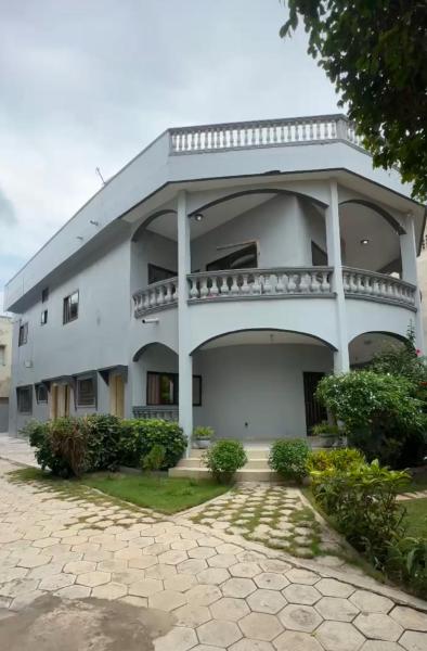 Maison Ophir - Villa basse moderne, Rezerwuj  Kotonu 