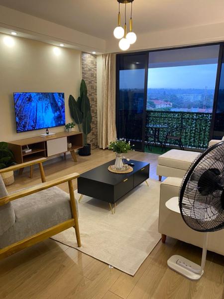 urban loft retreat apartment with fully equipped gym ,heated swimming pool, private parking and relaxing rooftop with breath taking views, Rezerwuj  Hotele w Nairobi z Basenem, Basen
