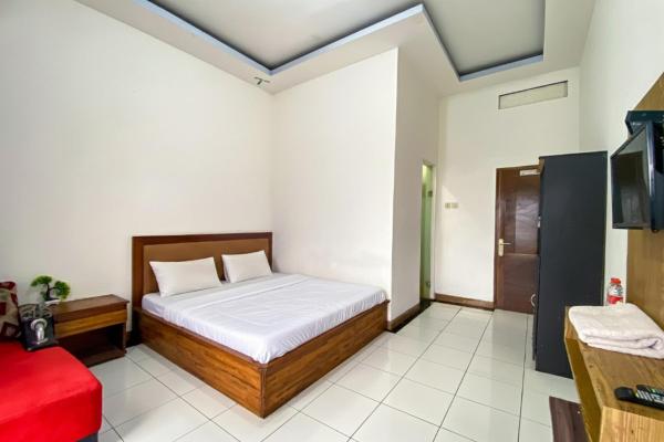 Hotel Tirta Jadi at Karangkobar Banjarnegara Mitra RedDoorz, Rezerwuj  Hotele w Central Java z Parkingiem, Parking