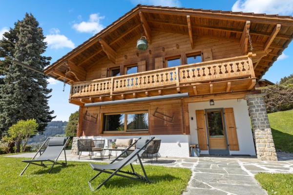Magnifique chalet avec jardin, barbecue et parking, Rezerwuj Chalet Hotele w Vaud z parkingiem, Parking