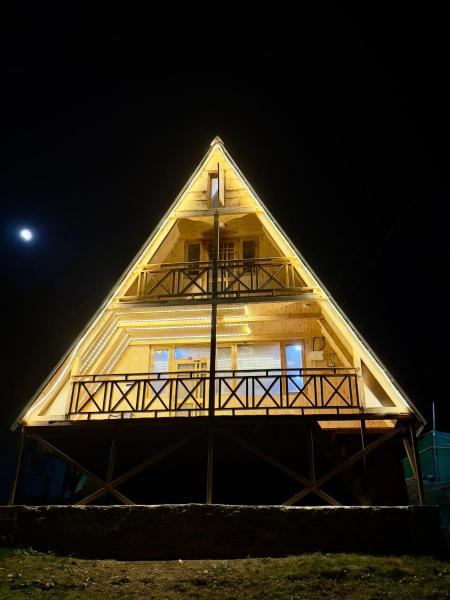 Crystal peak cottage, Rezerwuj  Naggar 