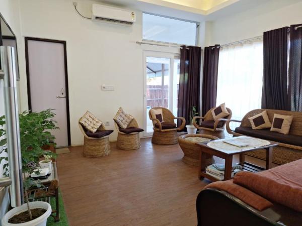 Meadowlark, Rezerwuj  Pakariāmukh 