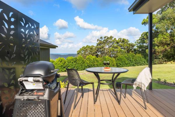Luxe Villa w Coastal Views, 30mins to Noosa Heads, Rezerwuj  Valdora Queensland