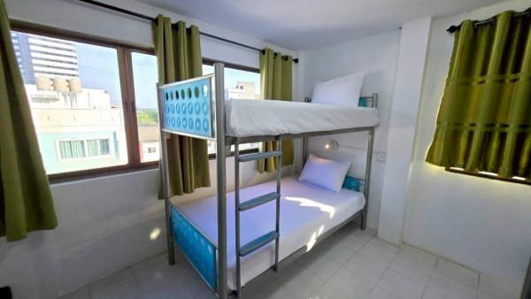 MT Friend Hostel Phuket Town, Rezerwuj  Mueang Phuket