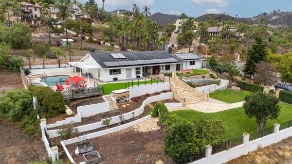 Luxury Oasis Valley Views Gameroom Villa, Rezerwuj  Vista San Diego County