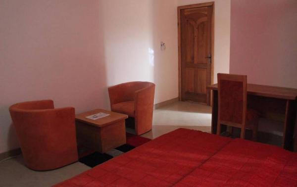 Saarland View Hotel, Rezerwuj  Hotele w Akra z basenem, Basen