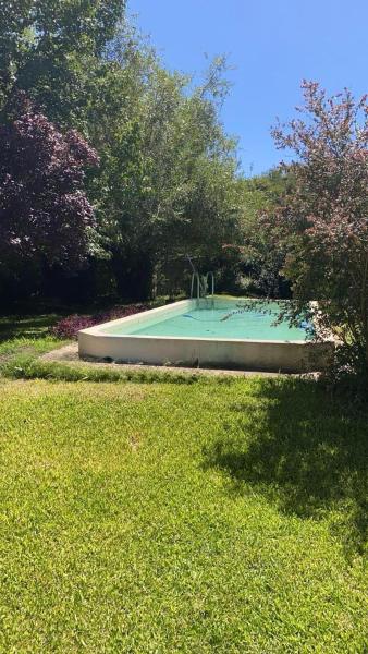Calma Villa Elisa, Rezerwuj  Hotele w Buenos Aires z basenem, Basen