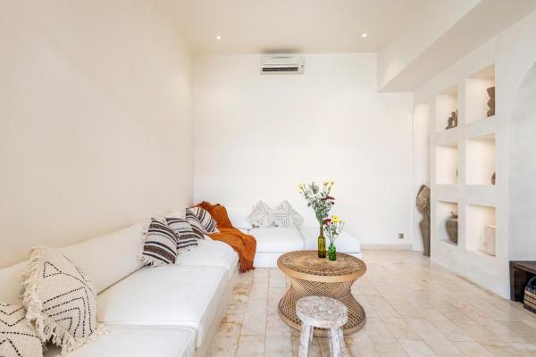 Casa Alexandrite Stylish Mediterranean 3BR Villa, Rezerwuj  Hotele w Bali z Parkingiem, Parking