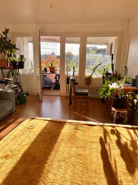 1 Zimmer mit Aussicht und 1 Zimmer mit Balkon in 4 Zimmer Wohnung, Szene, Parks und Top Lage, Rezerwuj  Berlin Niemcy
