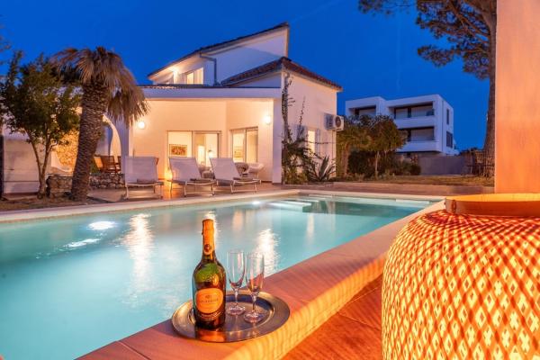 Villa Ficus mediterranean style villa with pool, Rezerwuj  Hotele w Zadar County z basenem, Basen
