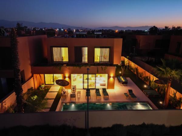 Villa Marleanis 5 suites 300m2 piscine chauffée privative 11m de long résidence avec gardien, Rezerwuj  Marrakesz Marrakech-Tensift-Haouz