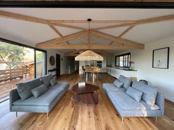 CAP AUPA CAP - Cap Ferret Le Canon - Villa neuve en bois 10 pers, Rezerwuj  Hotele w Akwitania z parkingiem, Parking
