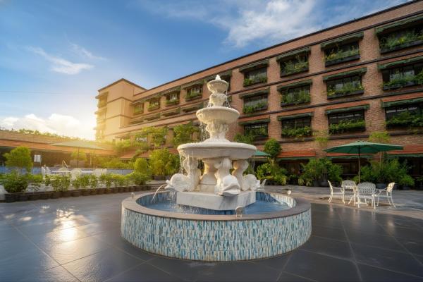 Mayfair Bay Resort Paradeep, Rezerwuj  Hotele w Orissa z Basenem, Basen