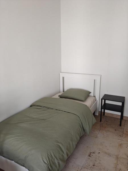 All-in kamer te huur in Oostrozebeke, Rezerwuj  Hotele w Bruksela z parkingiem, Parking