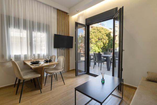 Eleni Luxury Suites, Rezerwuj  Nea Kalikratia 