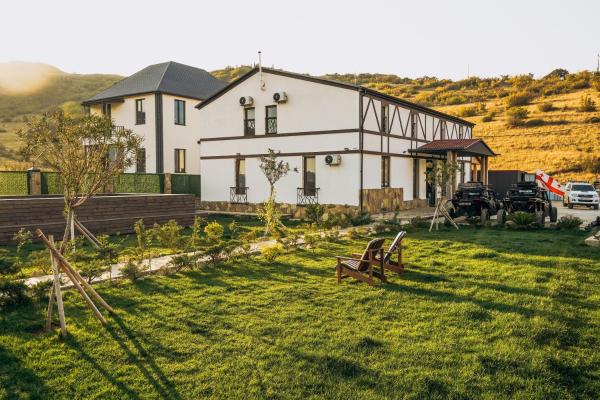 Camp Hotel Pura Vida, Rezerwuj  Hotele w Region Tbilisi z Basenem, Basen