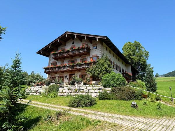 Gästehaus Hausenbauer, Rezerwuj  Hotele w Bawaria z Parkingiem, Parking