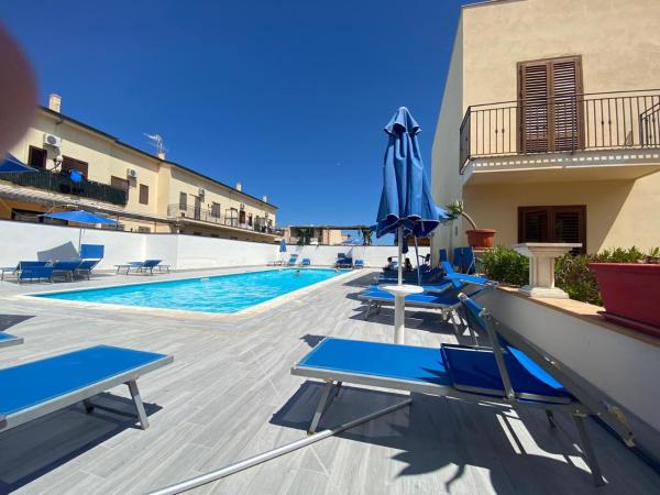 Residence Le Perle Beach, Rezerwuj  Hotele w Sycylia z basenem, Basen