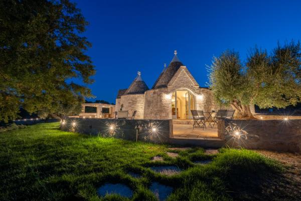 Trullo Gigli by Villa Experiences Puglia, Rezerwuj  Hotele w Valle d'Itria z parkingiem, Parking