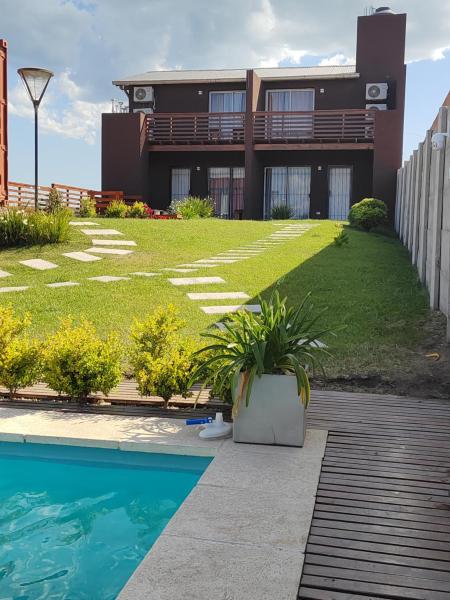 Duplex familiar con pileta en zona parque, Rezerwuj  Hotele w Buenos Aires z basenem, Basen
