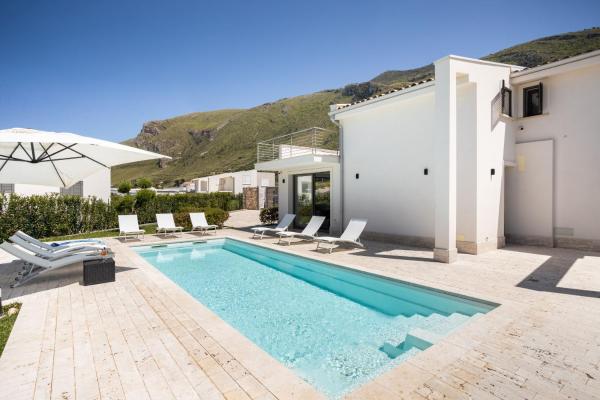 Grande Villa privata con piscina a Scopello, Rezerwuj  Hotele w Sycylia z basenem, Basen
