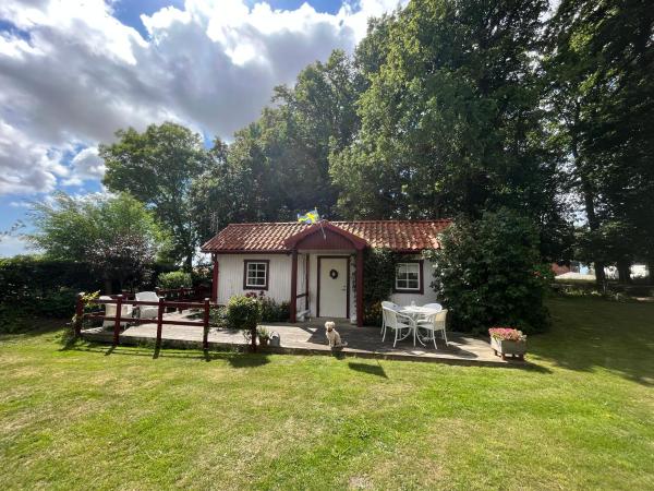 Åkarpsvägen Vacation Home, Rezerwuj Dom wakacyjny Hotele w Trelleborg z parkingiem, Parking