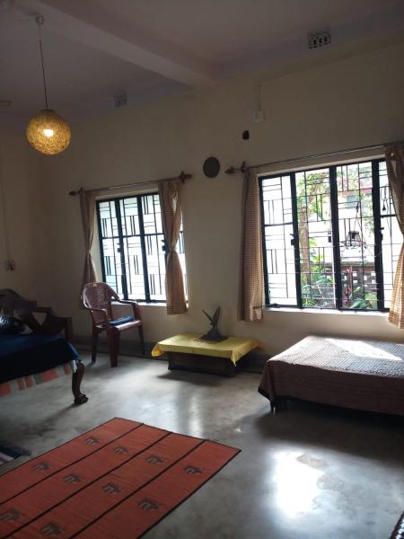 RNR Homestay Santiniketan, Rezerwuj  Hotele w West Bengal z parkingiem, Parking