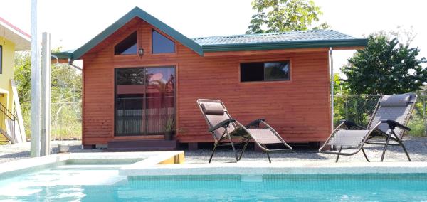 Cabaña Tio King, Rezerwuj  Hotele w Puntarenas z basenem, Basen