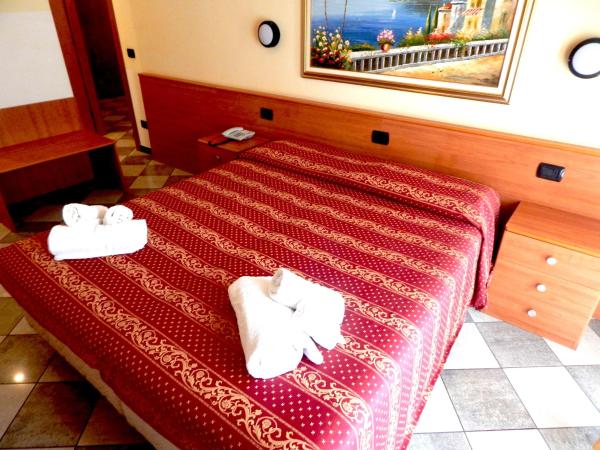 RESIDENCE HOTEL ISABELLA, Rezerwuj  Loano Liguria