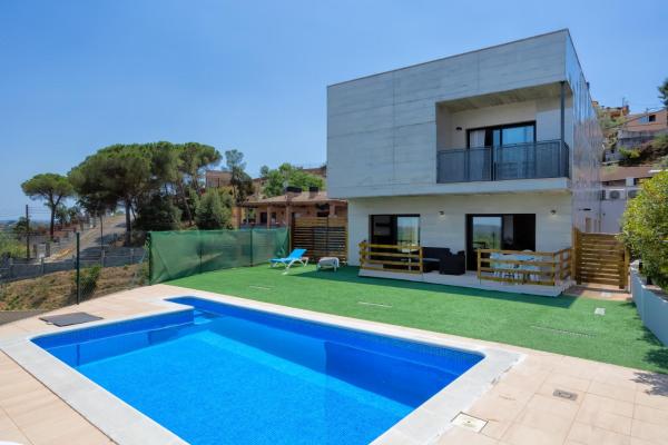 Hauzify I Villa Velaz, Rezerwuj  Fogars de la Selva 