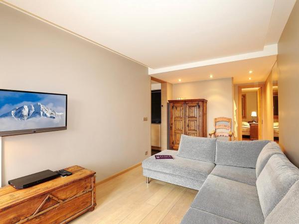 Appartement élégant à Courchevel Village, 3 chambres, animaux acceptés - FR-1-575-33, Rezerwuj  Hotele w Owernia z Parkingiem, Parking