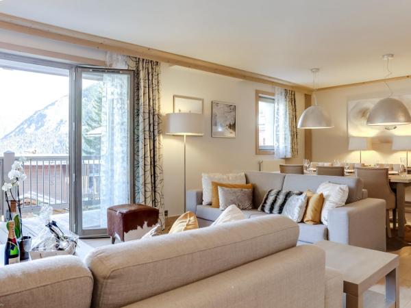 Appartement moderne 4 pièces à Courchevel Village avec parking - FR-1-562-15, Rezerwuj  Hotele w Owernia z Parkingiem, Parking
