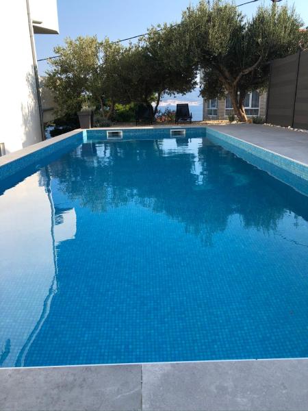 Apartmani Milka i Jozo, Rezerwuj  Hotele w Split-Dalmatia County z Parkingiem, Parking