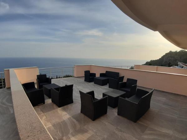 Villa Grand, Rezerwuj  Hotele w Bar County z basenem, Basen