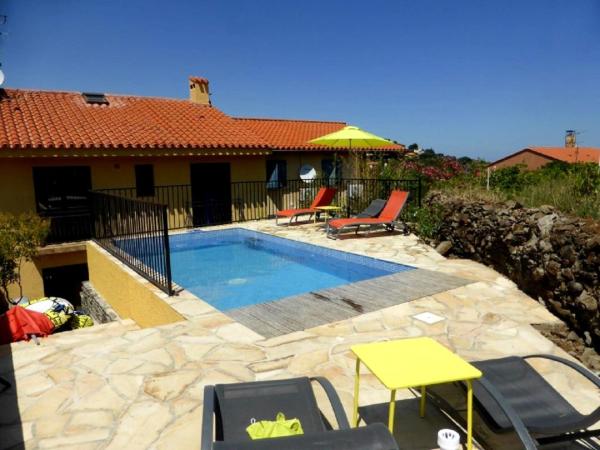 8COL12 Villa de caractère avec piscine privée, Rezerwuj  Hotele w Vermillion Coast z basenem, Basen