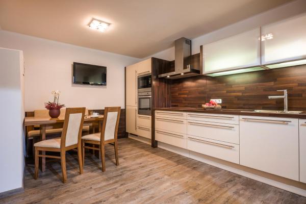 Appartements Viteritti, Rezerwuj Apartament Hotele w Tirol z Parkingiem, Parking
